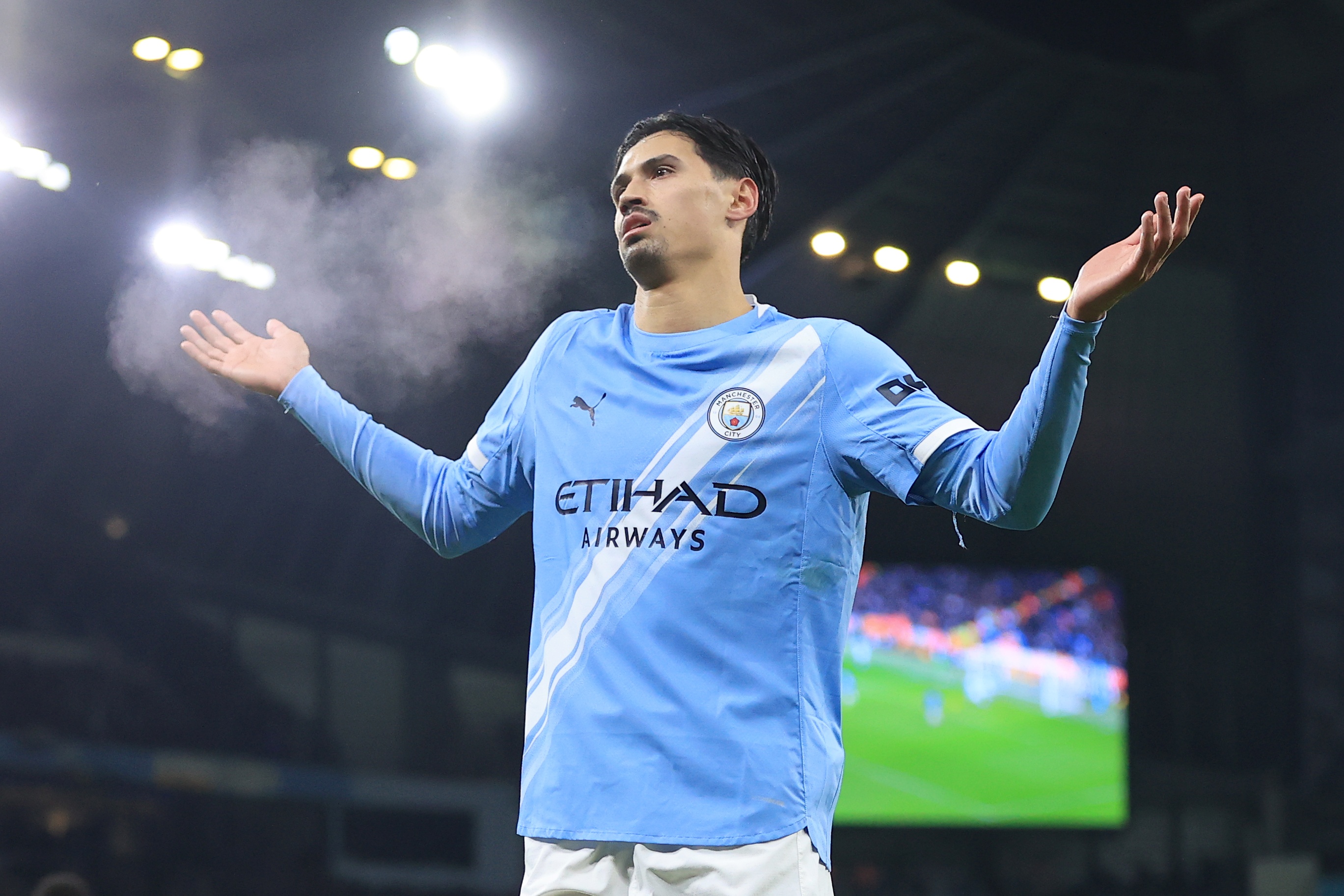 九游官网-赖因德斯：英超身体对抗和强度始终是100%，在比赛中永远无法休息